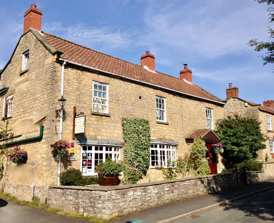 Plumpton Court Hotel Nawton Eksteriør billede